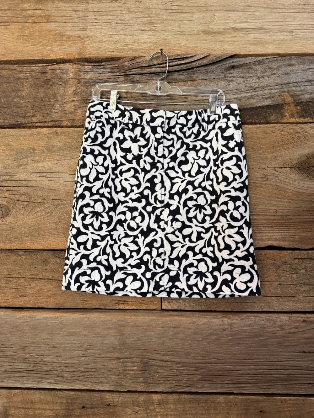 Ann Taylor Floral scroll skirt, black and white, size 8 - Picture 1 of 7